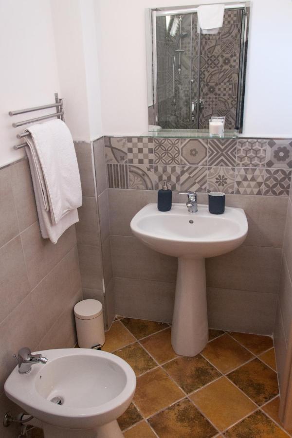 Guest House Del Lido ปอร์โต เอมเปโดเกล ภายนอก รูปภาพ