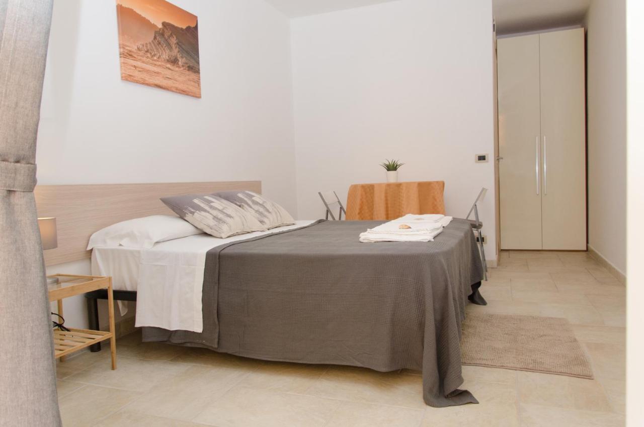 Guest House Del Lido ปอร์โต เอมเปโดเกล ภายนอก รูปภาพ