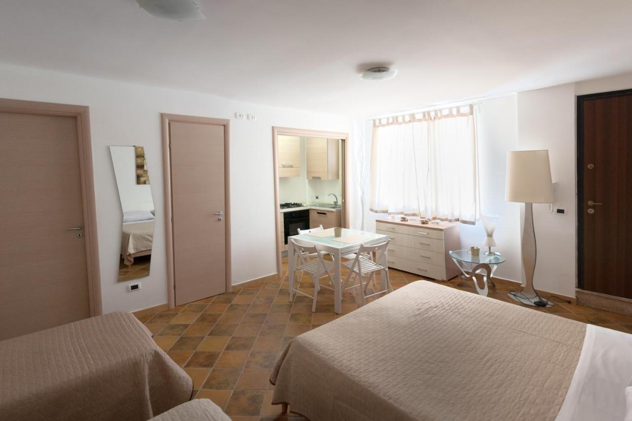 Guest House Del Lido ปอร์โต เอมเปโดเกล ภายนอก รูปภาพ